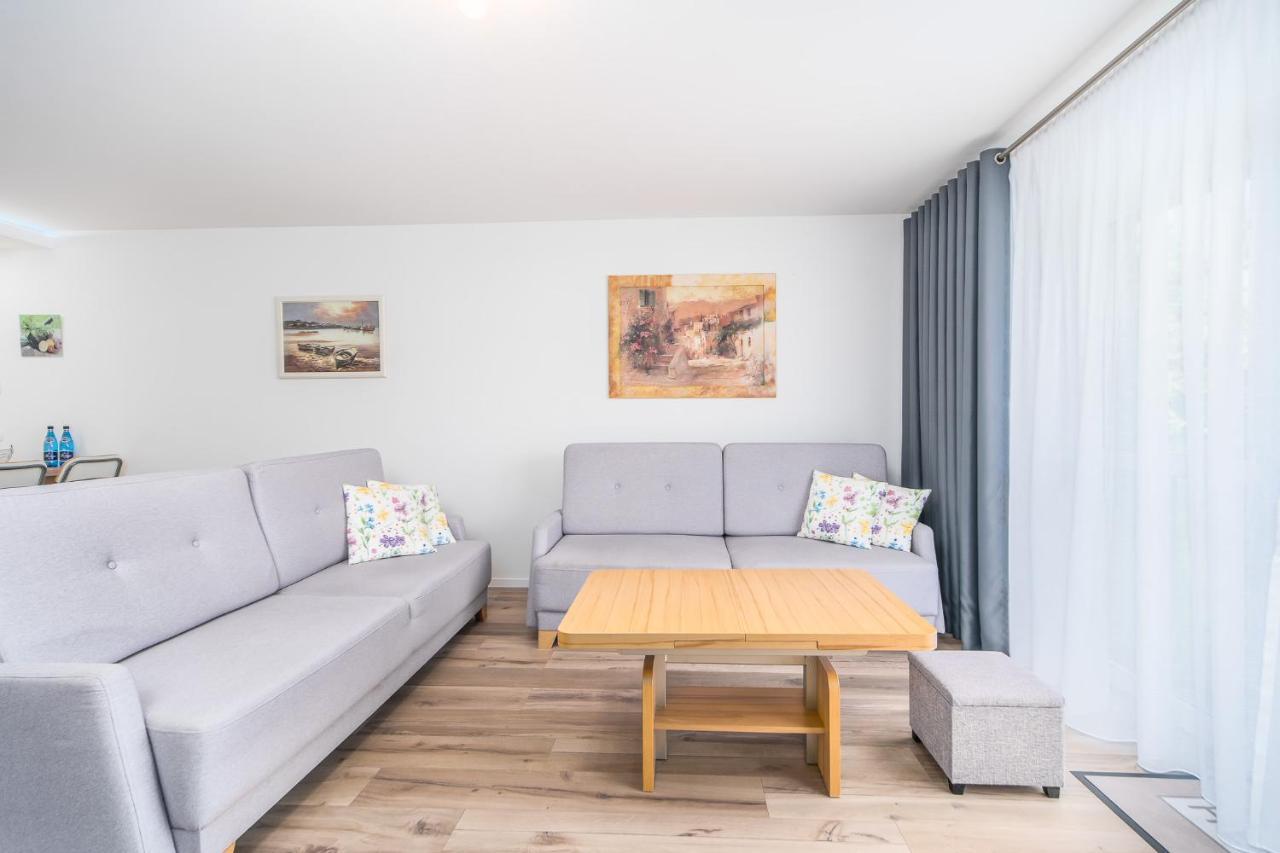 Seaside Breeze Stylish Apartment Balcony & Parking By Noclegi Renters Miedzyzdroje Bagian luar foto