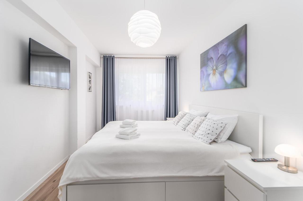 Seaside Breeze Stylish Apartment Balcony & Parking By Noclegi Renters Miedzyzdroje Bagian luar foto