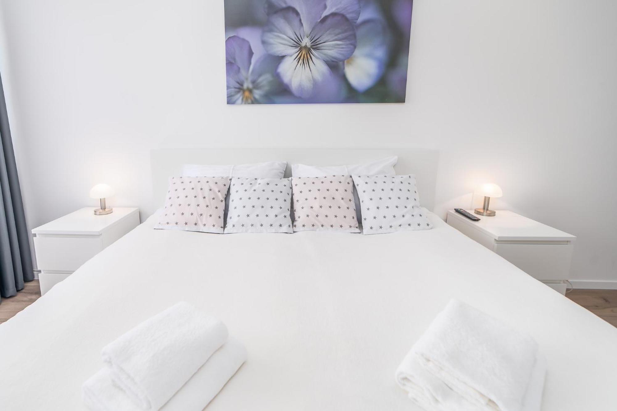 Seaside Breeze Stylish Apartment Balcony & Parking By Noclegi Renters Miedzyzdroje Bagian luar foto